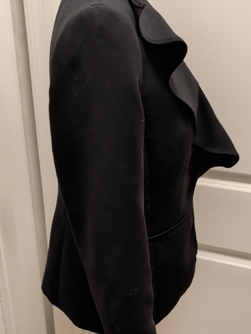 Talbots Size 2 PreOwned Black Ruffle-Trim Open Blazer With One Snap Closure - Picture 6 of 15